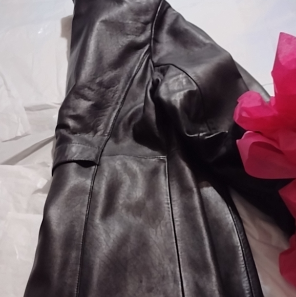 Ann Klein Vintage Lamb Leather Beautifully Cut in Back - Picture 11 of 16